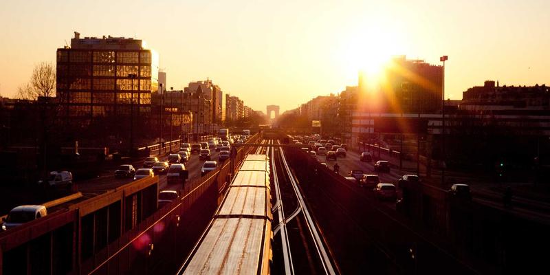 江苏奥汉：新能源汽车电池托盘与电机壳体加工的自动化解决方案专家